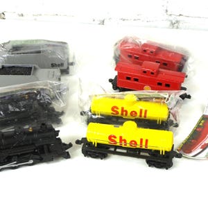 Trenes de combustible Shell antiguos en fundición a presión - Hacia 1996 - Vagones de carbón, cisternas, locomotoras y furgones de cola de Fletcher Barnhardt & White Inc. - Buen estado