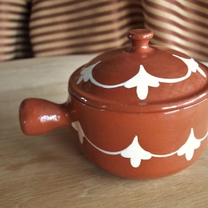 Vintage Portugiese Signoria der Tastesetter handbemalte rote Tonkeramik Bohnentopf / Auflaufform / Reiskocher c 1984 Made in Portugal
