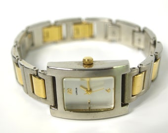 Vintage LORUS Two-Tone Ladies Quartz Wrist Watch - Gold and Silvertone Metal Wrist Band with Fold-over Bracelet Clasp - In Working Condition