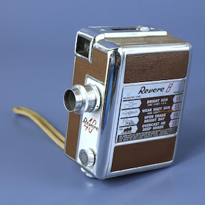 Vintage Revere 8 Magazine Cine Model 40 Wind-Up Movie Camera Die-Cast Takes 8mm Roll Film - circa 1950&#39;s - Great Condition