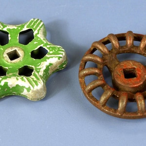 Vintage Metal Handwheel Garden Water Faucet Knob Valve Handles w 0.5" Square Center Broach | Steampunk Decor