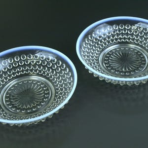 Coppia di piccole ciotole per frutta/dessert vintage Anchor Hocking Moonstone Clear Opalescent Hobnail - circa anni '40 - Diametro 5,5" - Buone condizioni