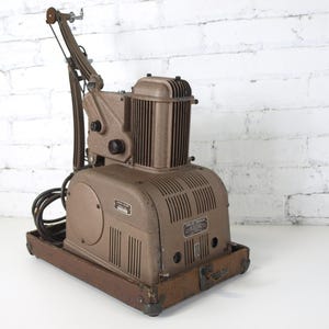 Projecteur de film vintage des années 50 Ampro Stylist 16 mm - France