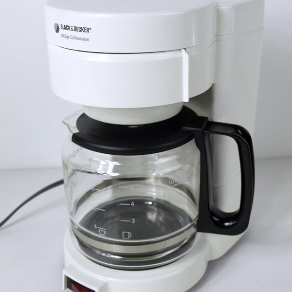 Vintage Black & Decker 10 Cup Coffeemaker Model DCM902WH, 975 Watts / 120V - In Like New Working Condition w/ Carafe