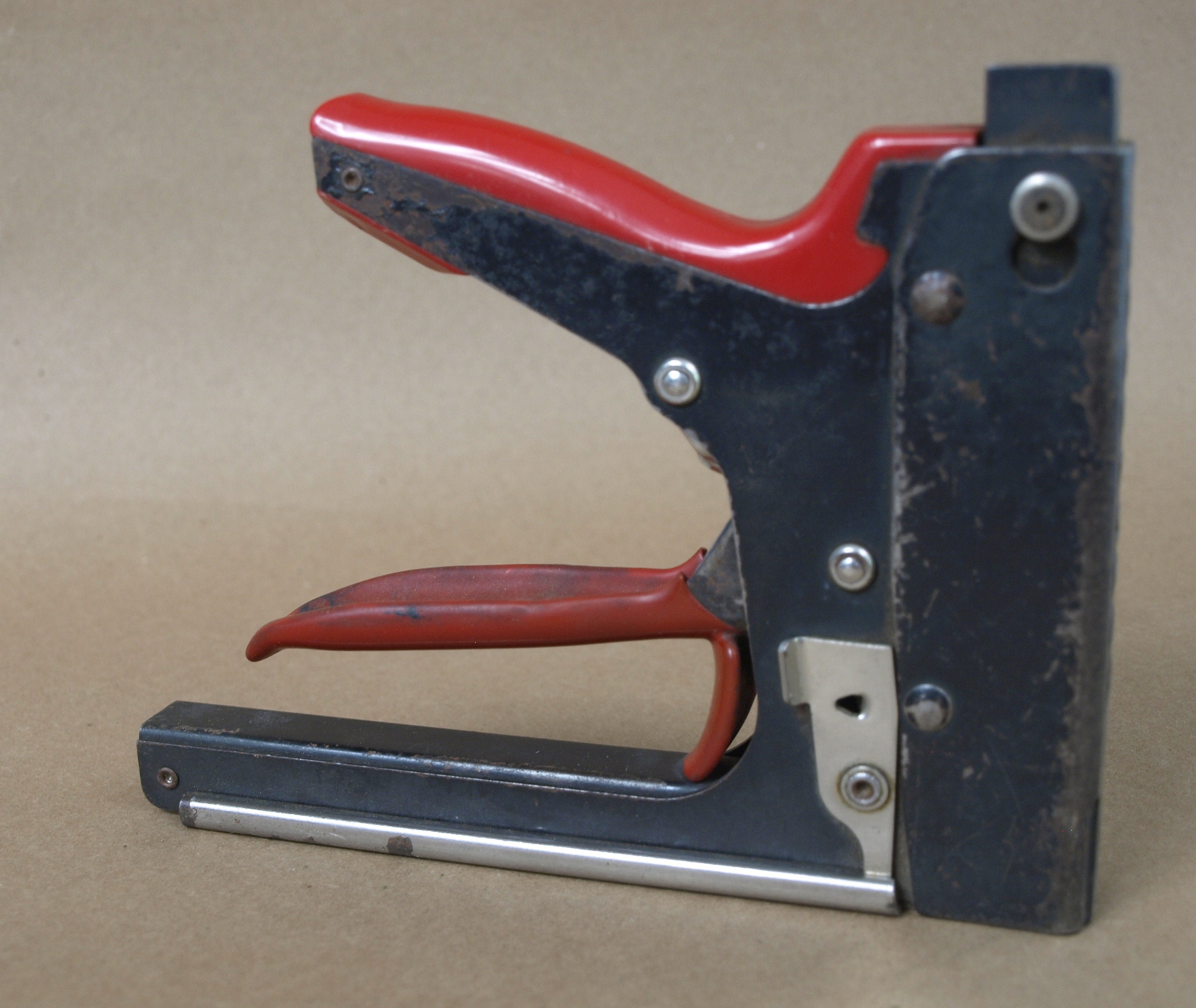 VINTAGE Sears Craftsman Heavy Duty Staple Gun Tacker #9-6844 With