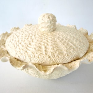 Hand Made Rope Lace Pattern Porcelain Pottery Lidded Dish with Ruffled Edge and White Glaze – signed by Artist
