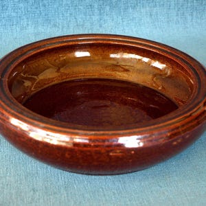 Brown Betty ofenfeste USA Steinzeug niedrige runde Auflaufform oder Indoor-Pflanzgefäß - Sukkulenten / Bonsai / Birnen-Topf - 9,5 "Durchmesser x 2,5" H