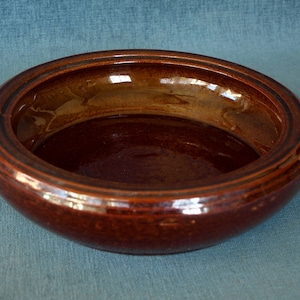Brown Betty ofenfeste USA Steinzeug niedrige runde Auflaufform oder Indoor-Pflanzgefäß - Sukkulenten / Bonsai / Birnen-Topf - 9,5 &quot;Durchmesser x 2,5&quot; H