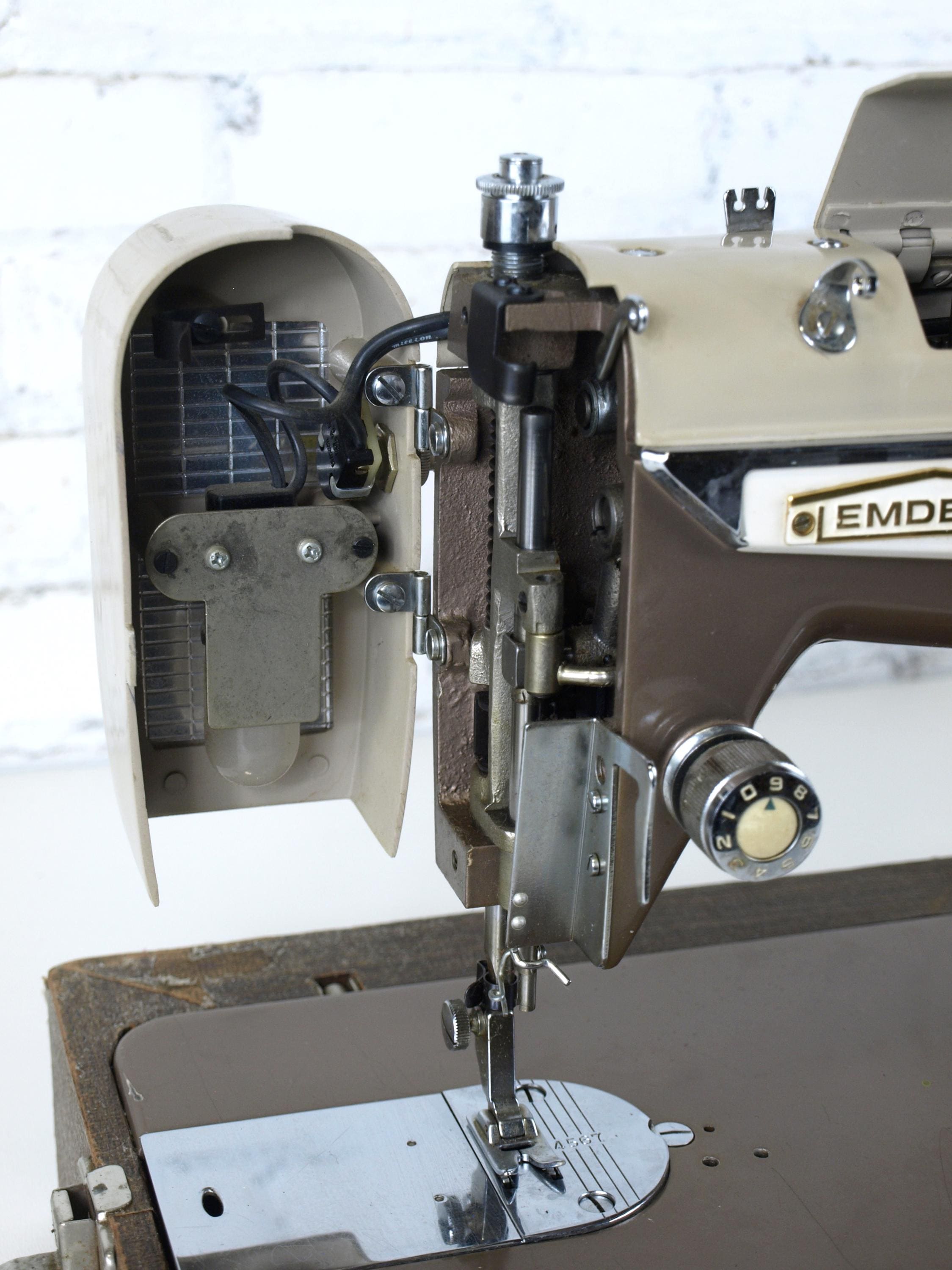 Vintage EMDEKO J-C28 Sewing Machine With Steel Body, Zig Zag