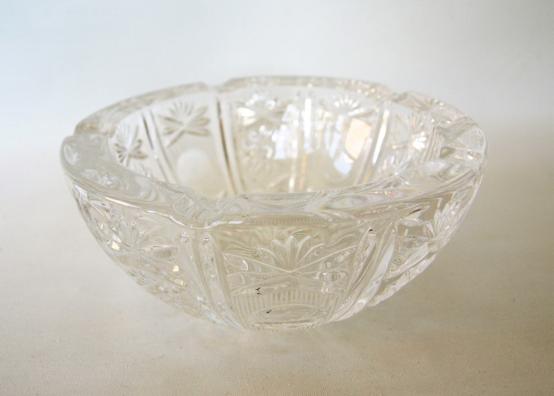 Vintage Clear Crystal Glass Deep Ashtray With Thick Walls Starburst
