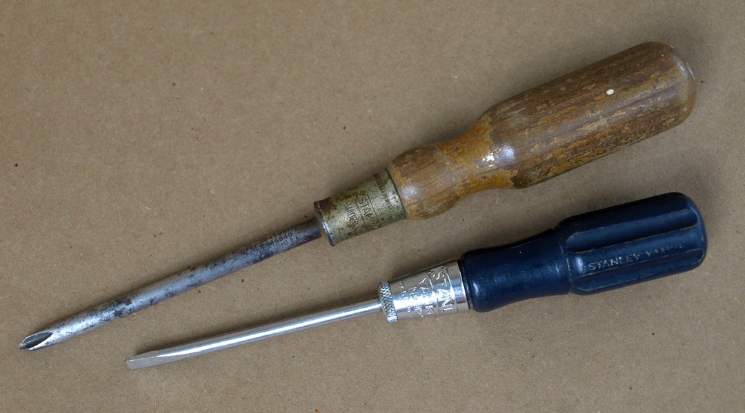 Vintage Pair of STANLEY Screwdrivers W/ Wooden Handles Stanley Yankee No. 4595 Flat & Stanley No