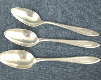 Vintage Community Plate Oneida Teaspoons - Set of 3 Silver Plated Teaspoons - Unknown Pattern - Near Mint