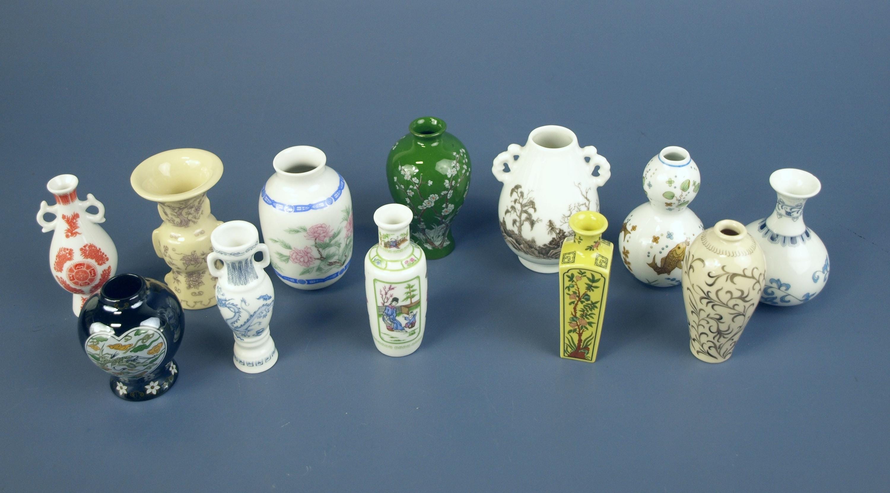Vintage Franklin Mint Complete Set of Mini Japanese Porcelain
