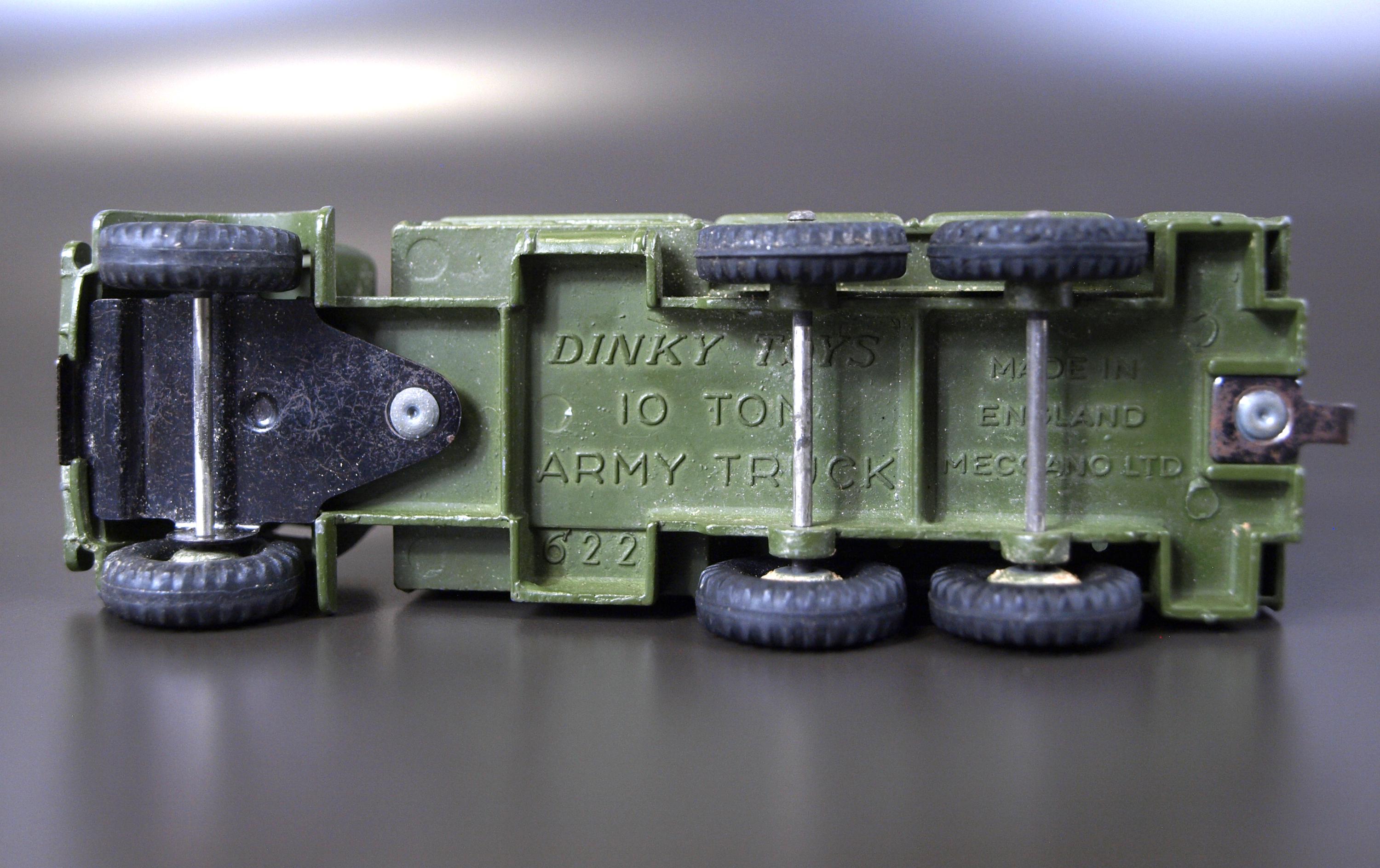 DINKY-TOYS 622  軍用トラック DINKY-TOYS 622 軍用トラック - メルカリ