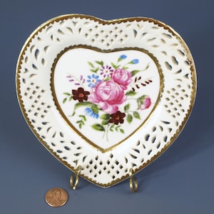 Vintage Hand Painted Heart Shaped Rose Floral Plate w Open Lace Border & Gold Trim Jewelry Trinket Dish - Great Cond- 6&quot;