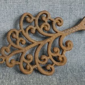 Vintage J.Z.H. 1951 Cast Iron Trivet with PA Dutch Family Tree Design No. 13 - Shabby Chic Rustic Country Decor