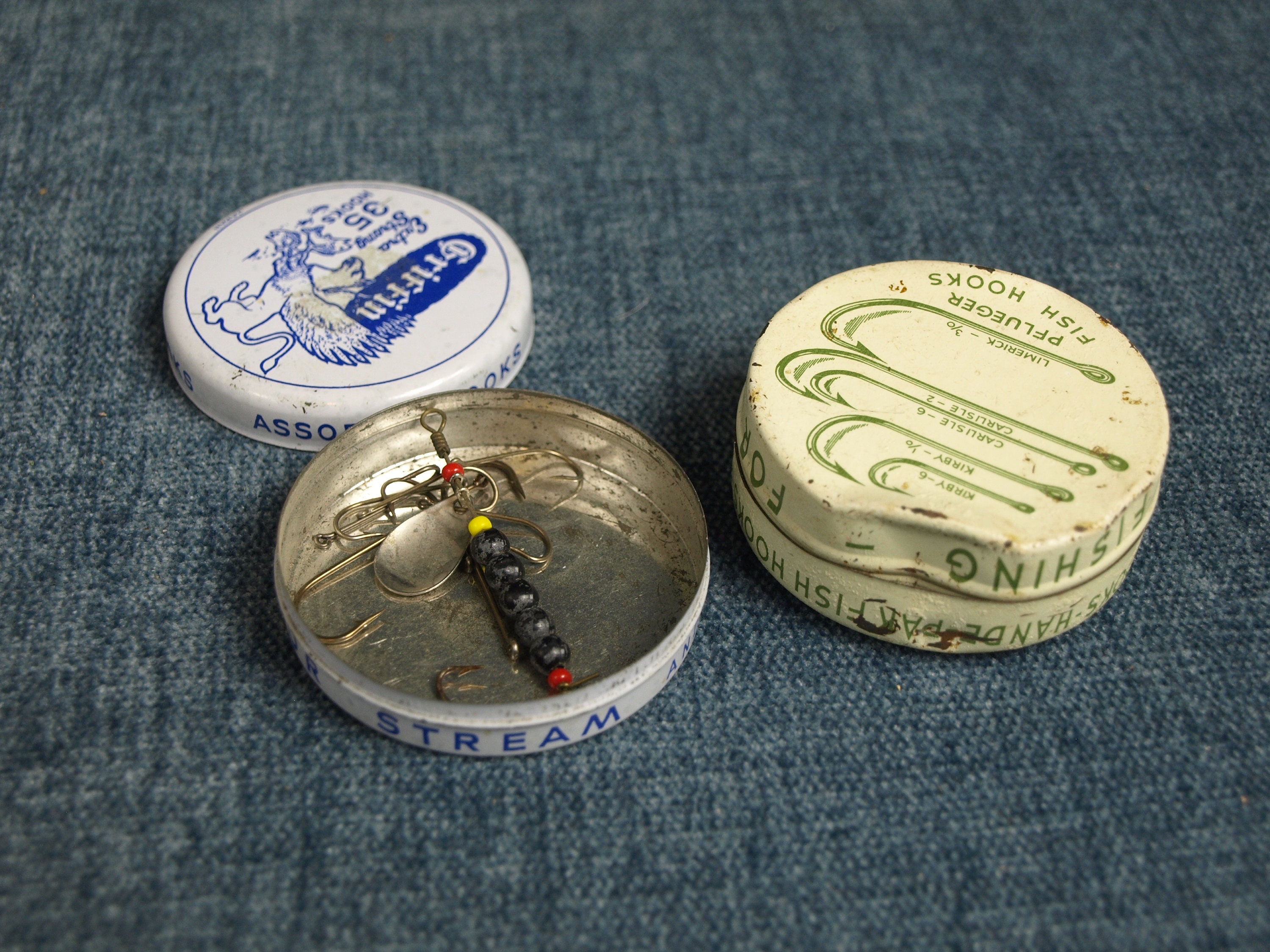 Vintage Griffin Extra Strong and Pflueger Hande Pak No. 4005 Hook Tins One  With Lure and Hooks 