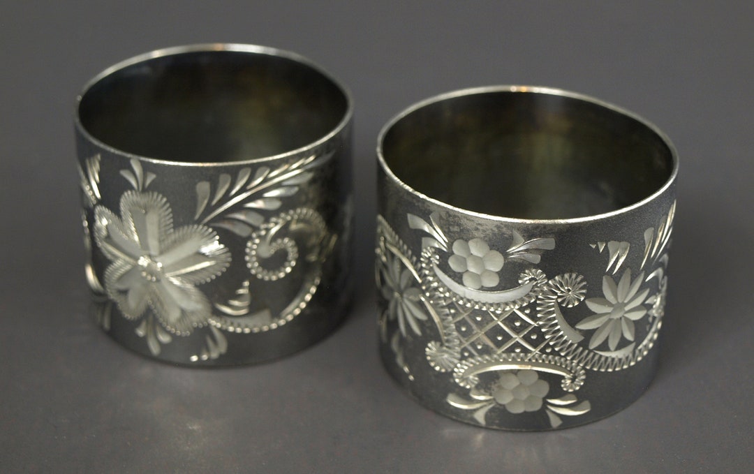 PUG MARKS NAPKIN RING - SILVER PLATED main image 0