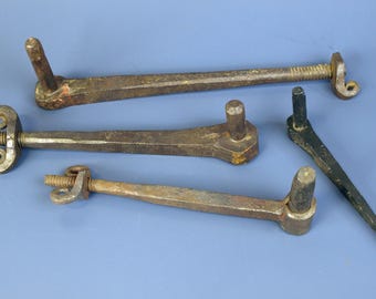 Herrajes antiguos para puertas de granero americanas, forjados a mano, de hierro forjado, con pasador roscado grande y tuercas con cabeza de carnero, en varios tamaños.