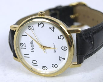 Vintage DETAILS Unisex Quartz Wrist Watch - Goldtone w/ White Dial and Faux Leather Band - Like New & In Working Condition
