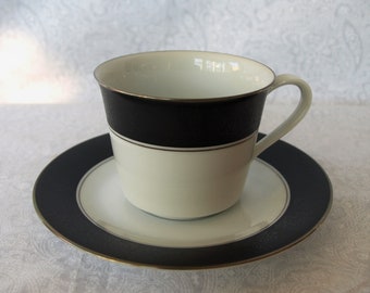 Tasse à thé et soucoupes Noritake Mirano, Chine n° 6878 vintage – Blanc avec bande noire – Japon