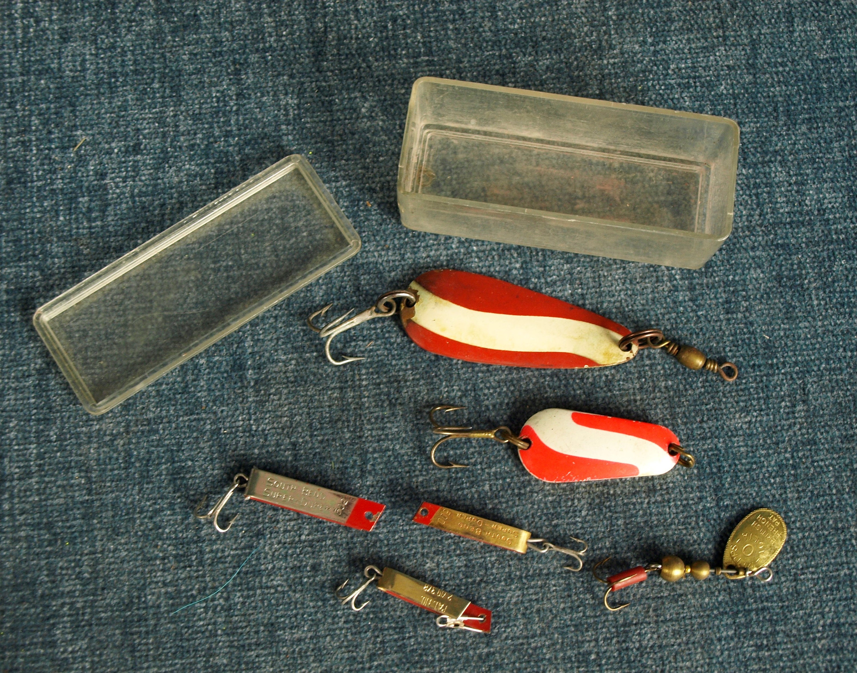 Vintage Luhr Jensen Red and White Spoon Lure, Mepps Aglia British French  Pat Small Lure, and South Bend Super Duper 502 & 500 -  India