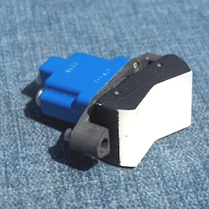 Honeywell Micro Switch No. 1TP1-2 - 15A 125 or 250 VAC 1/2 hp 125 VAC - 1 hp 250 VAC 5A 125 Vac &quot;L&quot; - Never Used