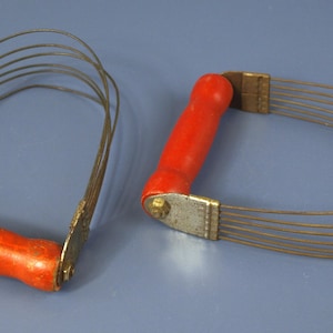 Vintage Androck Wire Pastry Cutter with Red Wooden Handle circa 1940&#39;s Lot of 2 Made in the USA In Good Condition