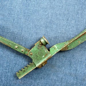 Vintage Metal Bottle Capper / Corker for Beer / Wine / Soda - Rustic Farm House Green Country Decor