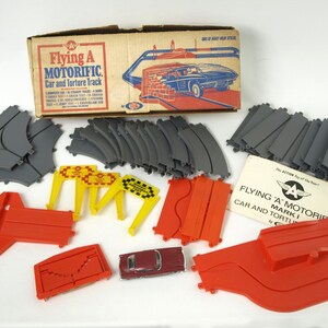 Voiture idéale pour voler une voiture Motorific Mark I vintage 1966 et piste de torture 31-4284-6 dans sa boîte d'origine avec instructions d'origine - Bon + état