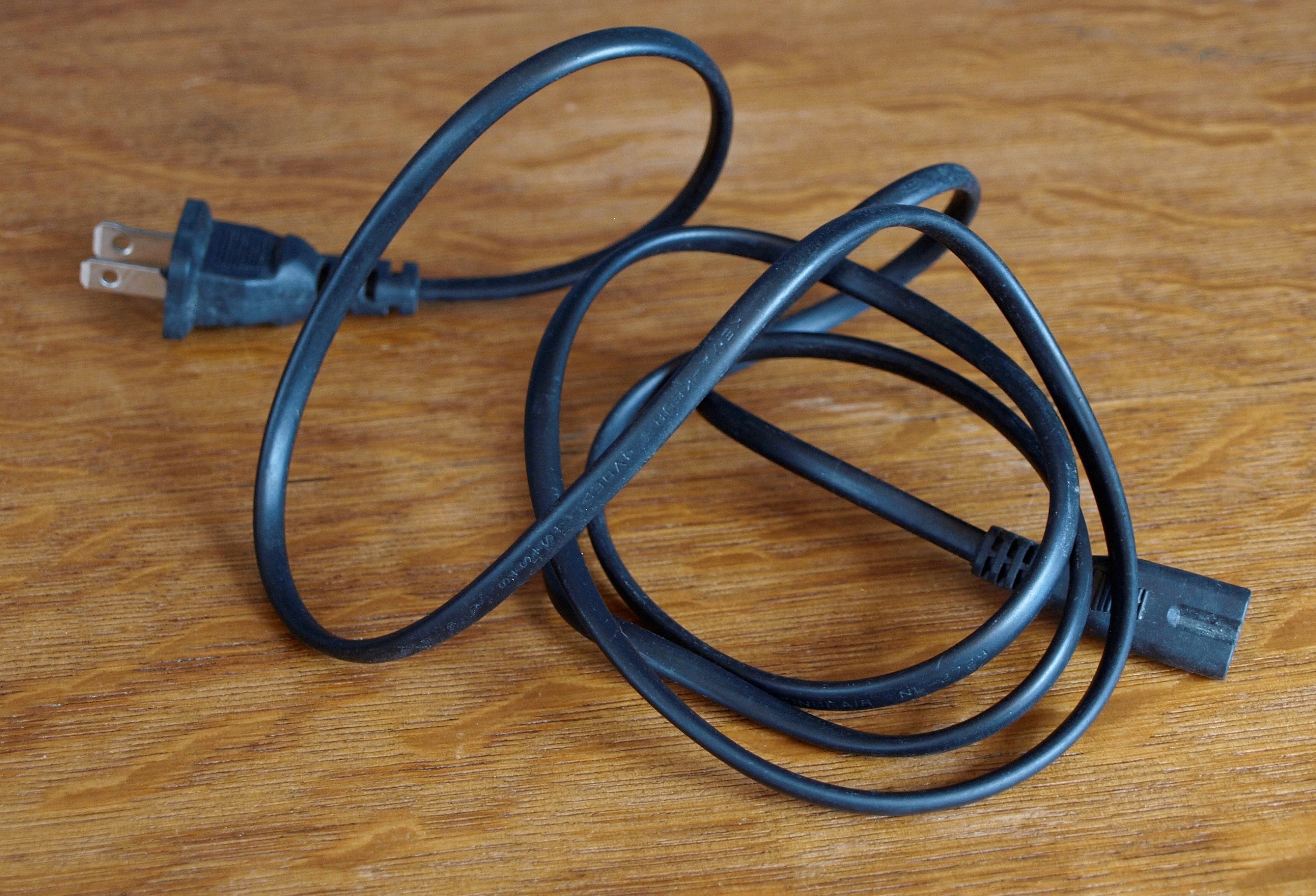 Kema Keur IEMMEQU HO3VVH2-F 2x0.75mm Singfair NL-2729 Power Cord