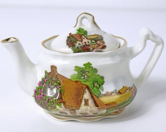 Zeldzame vintage prijs Kensington Potteries Creamer of miniatuur theepot met cabine scène nr. 4833 - Made in England - Stopgezet - Nieuwstaat