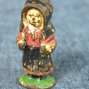 Vintage Cast Iron Miniature Amish / Little Girl / Prairie Figurine