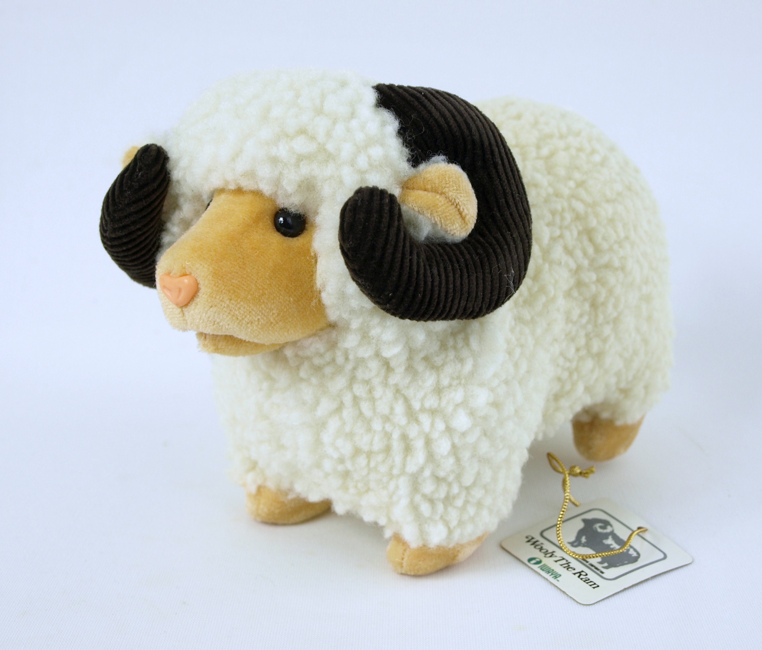 * antique sheep ✵ * 水色リボンと鈴をつけた小さな 羊さん antique sheep ✵ * 水色リボンと鈴をつけた小さな 羊さん