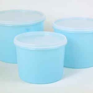 Vintage Baby Blue Action Ind. Inc. Plastic Kitchen Food Storage in Gradient Sizes - Stackable Nesting Ware No. 15024 - Lot of 3