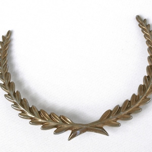 Vintage Cadillac Gold tone Wreath emblem # 4454996, Circa 1980-1990&#39;s - Auto Parts & Detail Trim