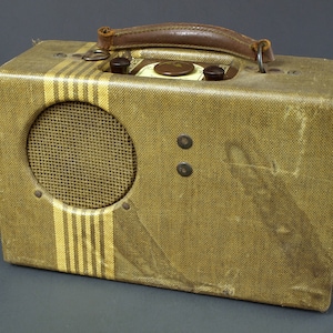 Vintage Belmont Radio Corporation, #407 Portable Superheterodyne Radio - Circa 1939 - For Parts and/or Repair