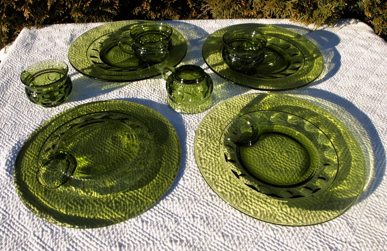 Vintage Indiana Glass Thumbprint Luncheon Plate with Matching Cups in Olive Green \u2013 Set of 4