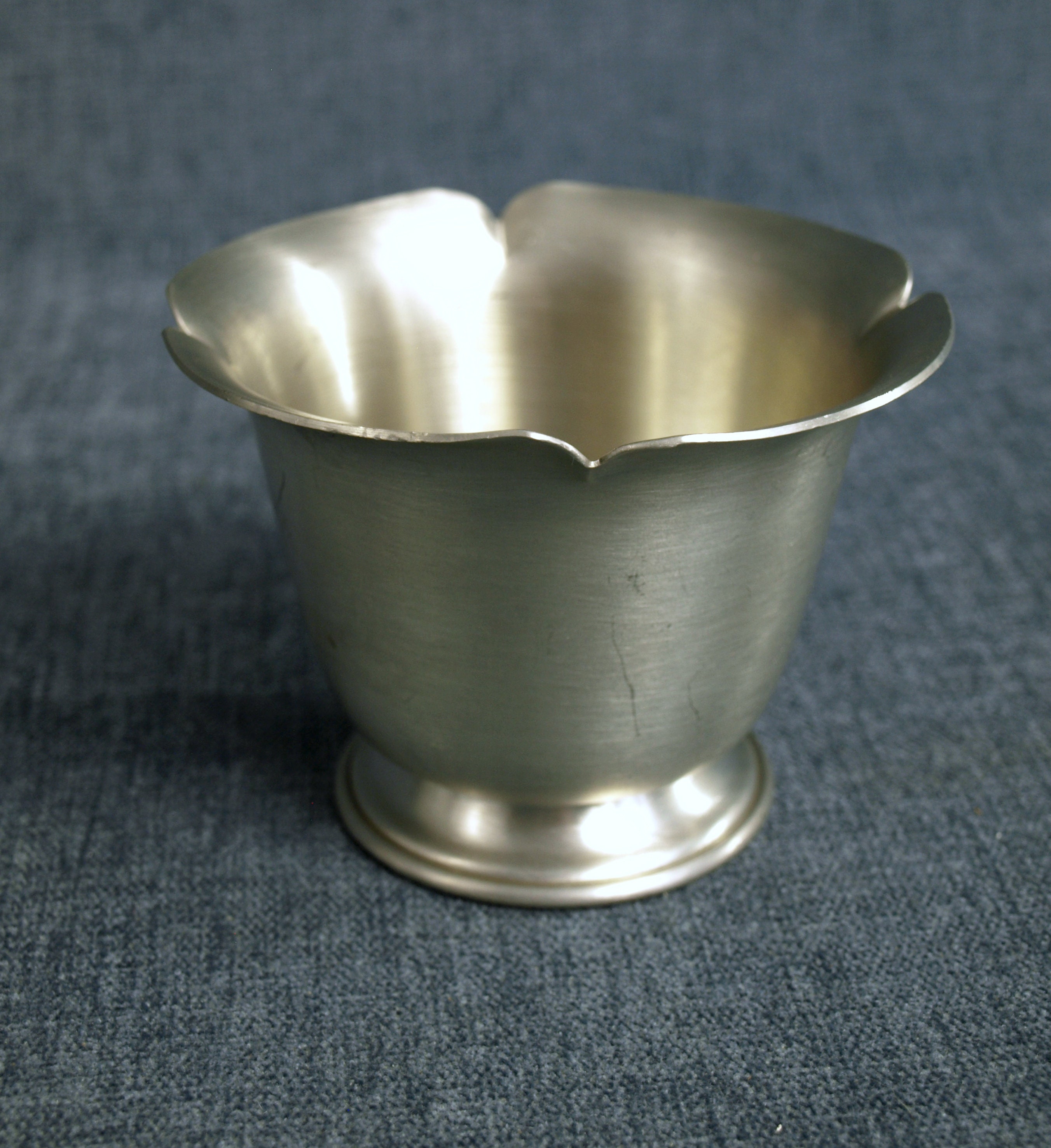 大きい割引 Vintage Footed - Pewter Handcrafted USA PA York Pfaltzgraff アンティーク雑貨