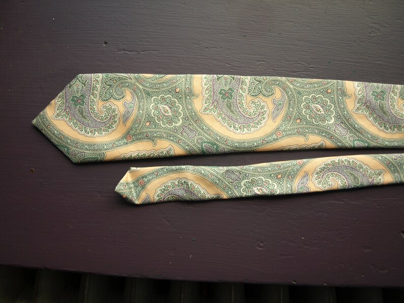 Strathmore All Silk Paisley Tie