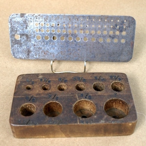 Vintage Wood Block Drill Bit Holder Stand and General Hardware Mfg Co. Drill & Wire Gauge Index for Machine Screw Taps No. 15