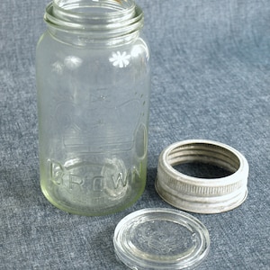 Antikes Crown Quart Klarglas-Einmachglas mit Glaseinsatz und Zinkdeckel mit Owens Scar Mark um 1907 - 1928 - Hervorragender Zustand