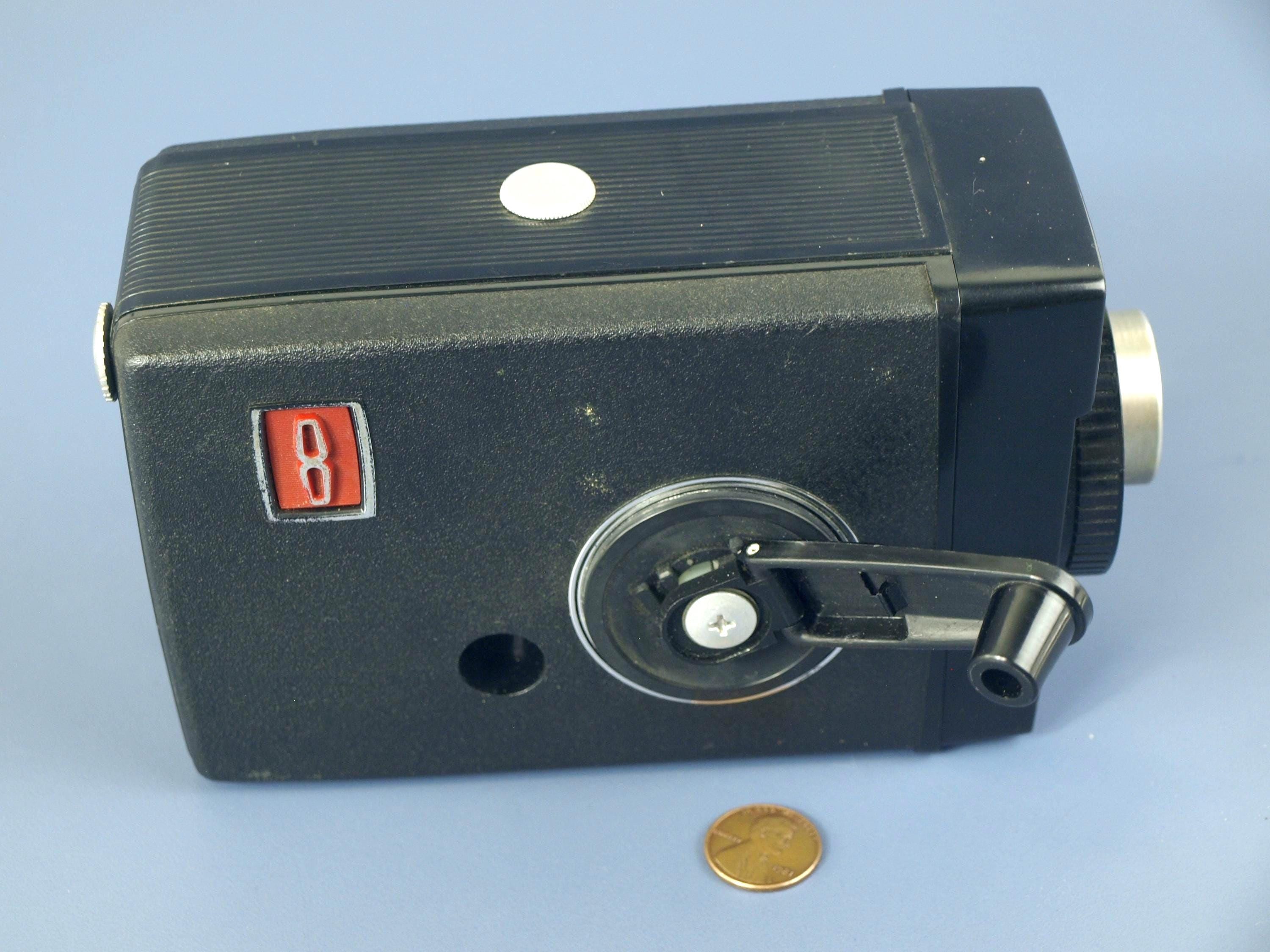 あもね出品 ヴィンテージ コダック ホークアイ 8 mm ムービーカメラ（エクタナール