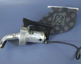 Vintage General Electric Handheld Vacuum Cleaner Model AV-20 Aluminium Body w/ Cloth Dust Bag c. Mid Century Great Cond Works! 21" L x 9" T