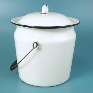 Antique Large White Enamelware Lidded Pail Pot with Wooden Handle, Early 1900s