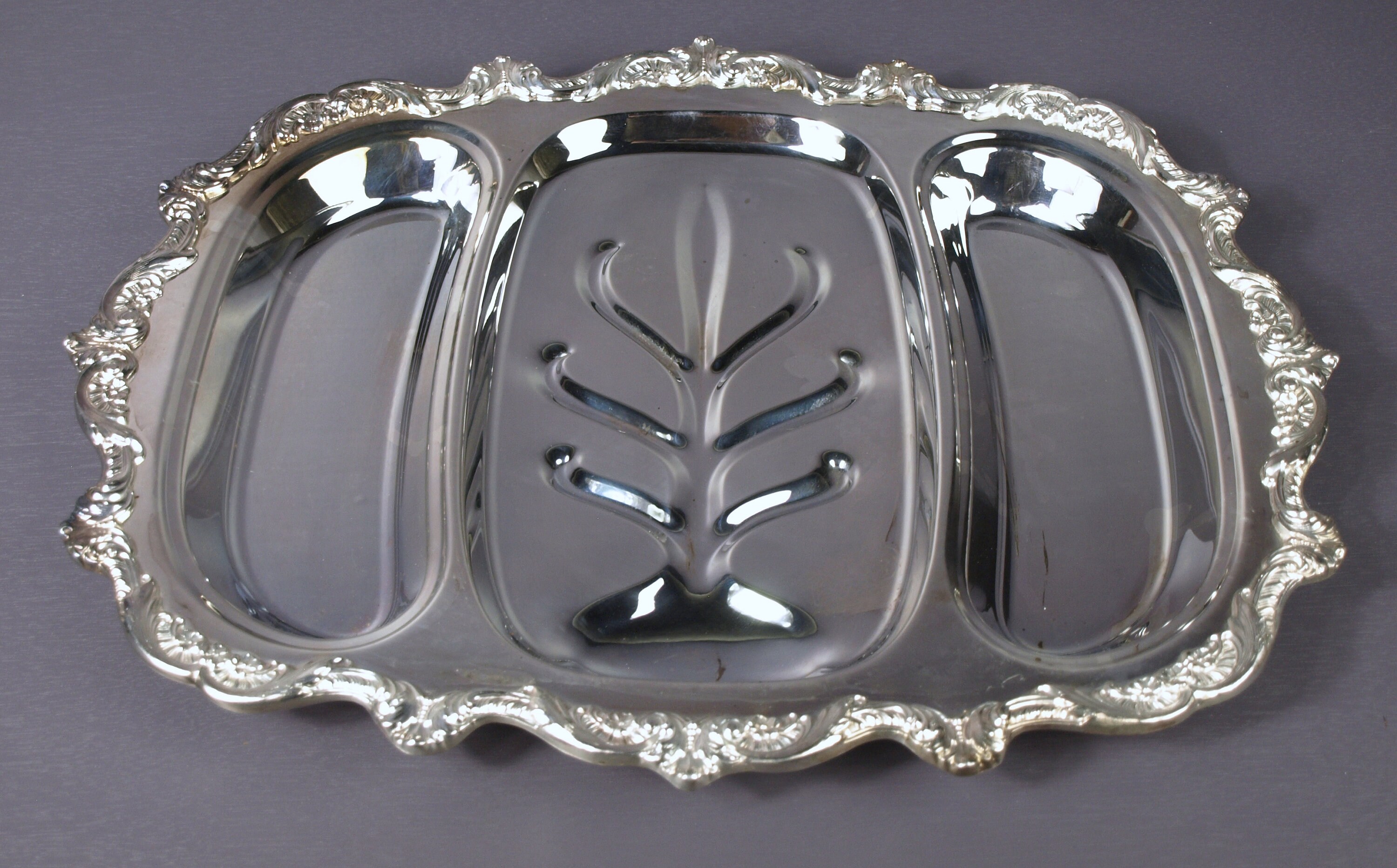 Old English (Silverplate, Hollowware) 3-Part Silverplate Meat Platter by POOLE SILVER - Buffet Ware - 18.75" Long x 14.5" Wide - Good+