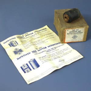 Vintage 1935-1948 Chevrolet Car Champ No. 401 Improved Side Motor Mount NOS