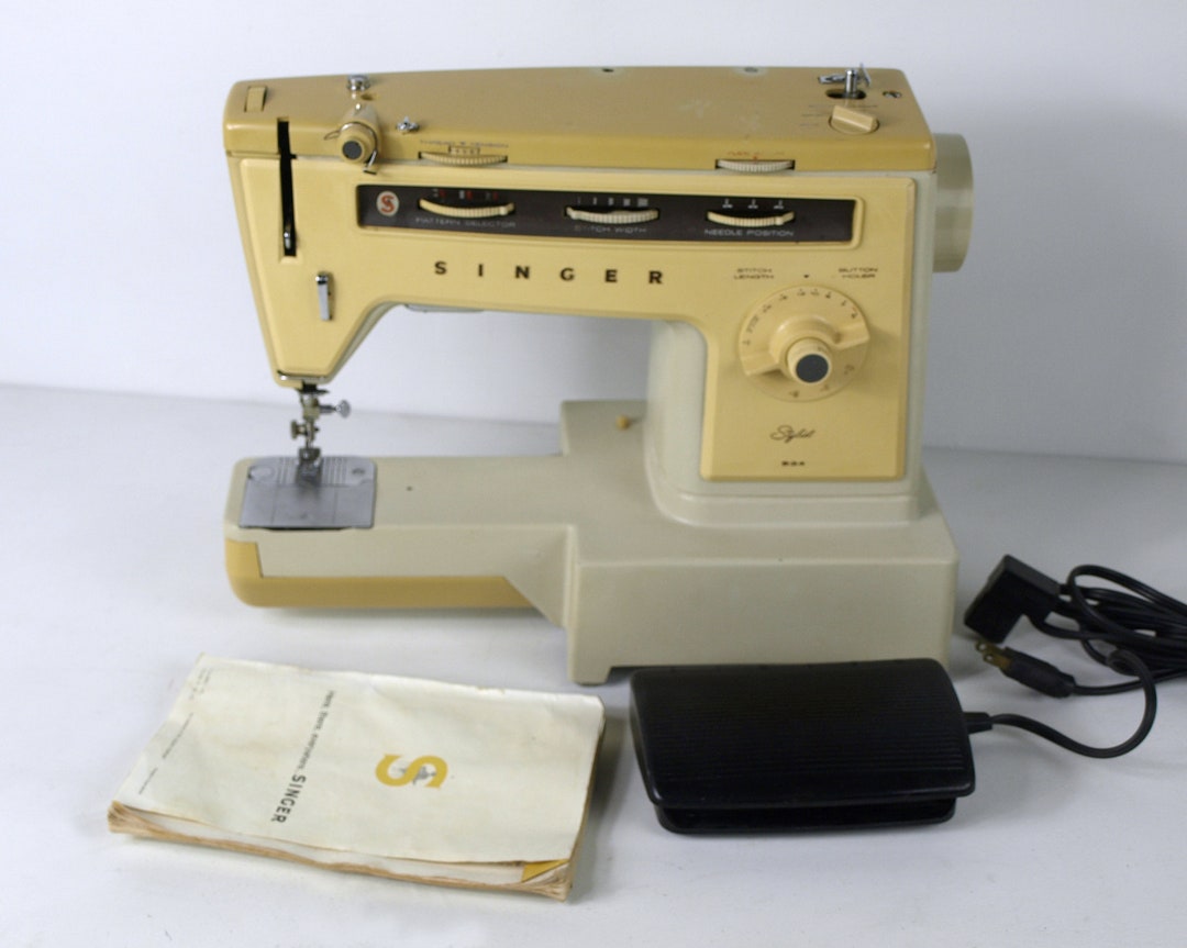 Vintage singer stylist sewing machine model 534 circa 1970 s w