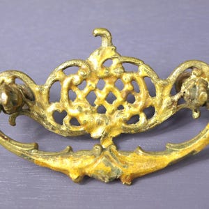 Tirador de cajón victoriano antiguo, adornado, circa 1800 - Buen estado con pátina natural - Reclaimed Hardware