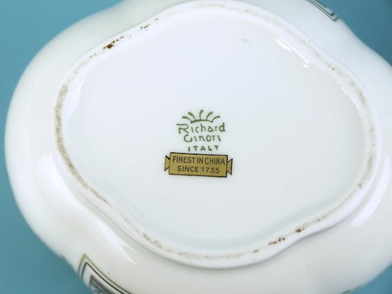 Vintage Richard Ginori Fiesole Porcelain China Oval Lidded Box